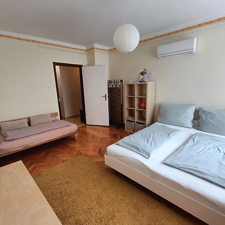 Newisland Family Apartman Sárvár Eksteriør bilde