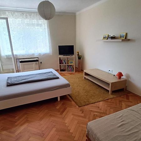 Newisland Family Apartman Sárvár Eksteriør bilde