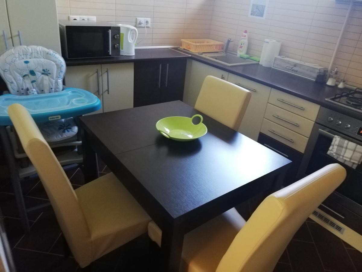 Newisland Family Apartman Sárvár Eksteriør bilde